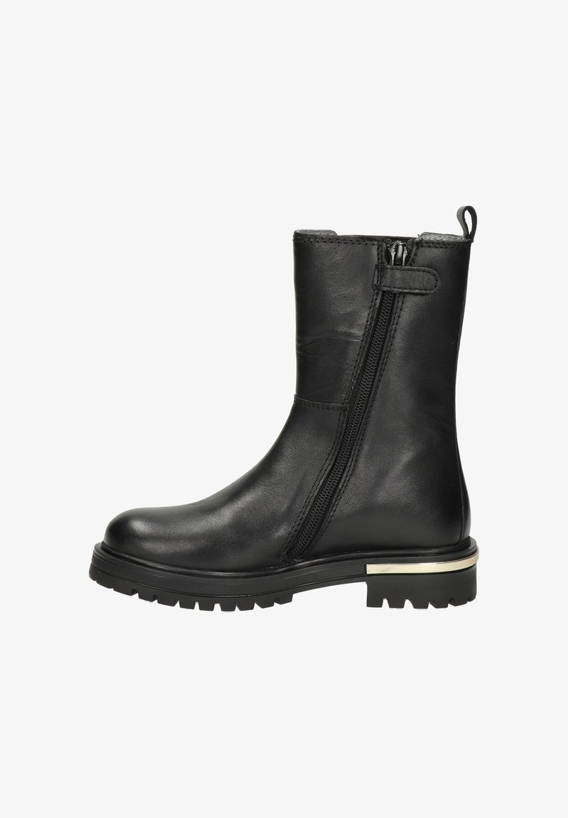 Zwarte leren enkellaars met een gladde afwerking, zijrits en een robuuste rubberen zool. Voorzien van een metallic accent op de hak.