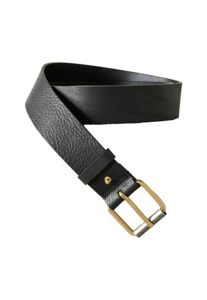 Ceinture en cuir noir avec une finition texturée, dotée d'une boucle en métal doré et d'un passant noir. La ceinture est plate et légèrement effilée.