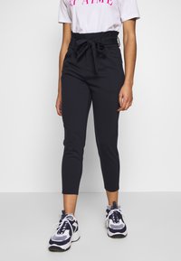 Vero Moda Petite VMEVA PAPERBAG - Calças - night sky