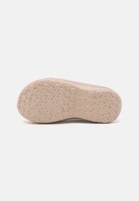 Thumbnail Image 7