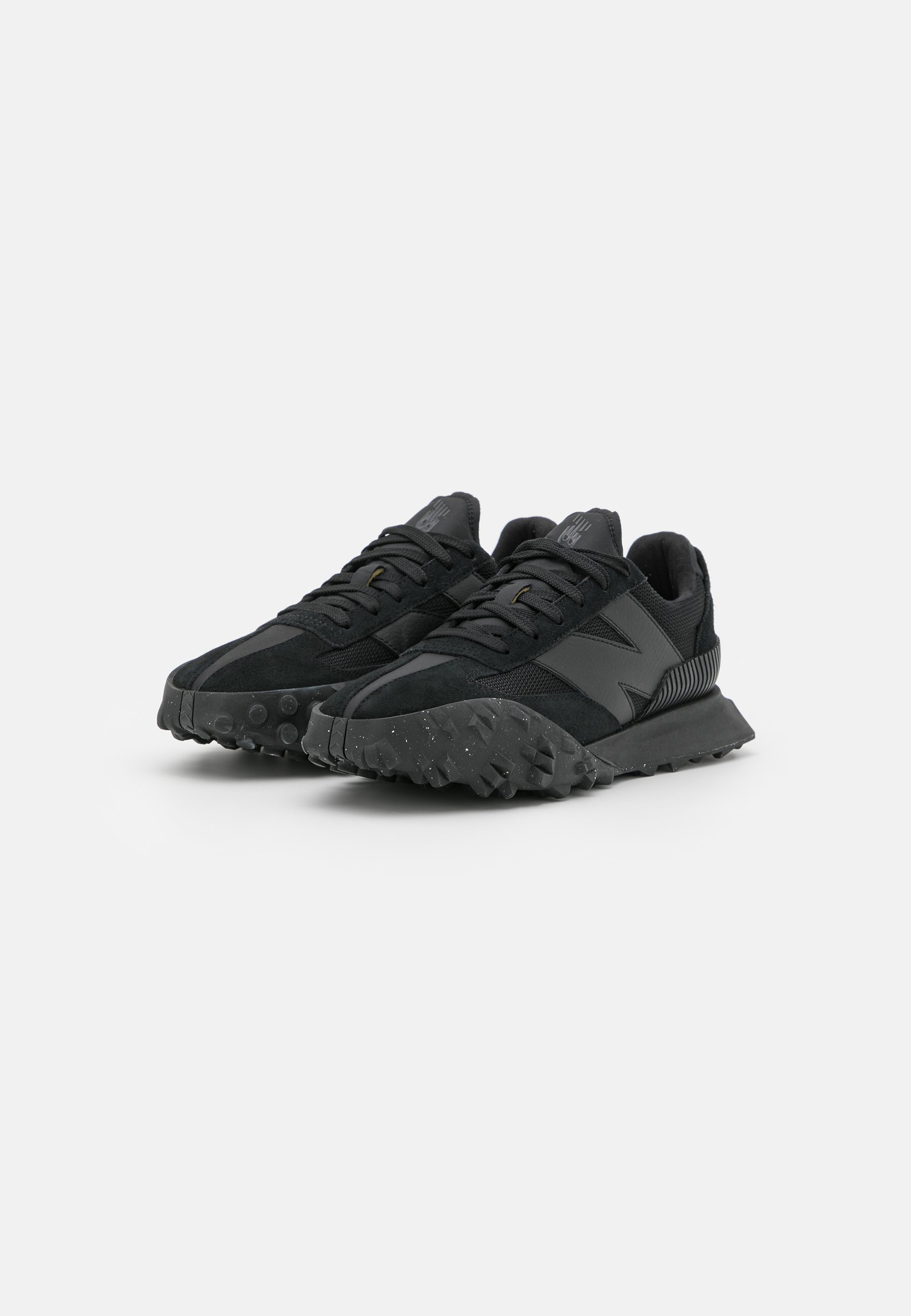 New Balance XC72 UNISEX - Trainers - black/black - Zalando.de