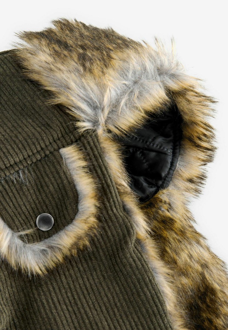 Cappello cosacco polacco Kolpak, cappello di pelliccia storico del XVI secolo - Italia Cappello cosacco polacco Kolpak, cappello di pelliccia storico del XVI secolo - Italia
