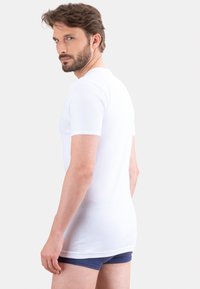 Eminence COL ROND LES CLASSIQUES - Caraco - blanc