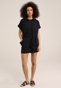 WE Fashion Šortky - black