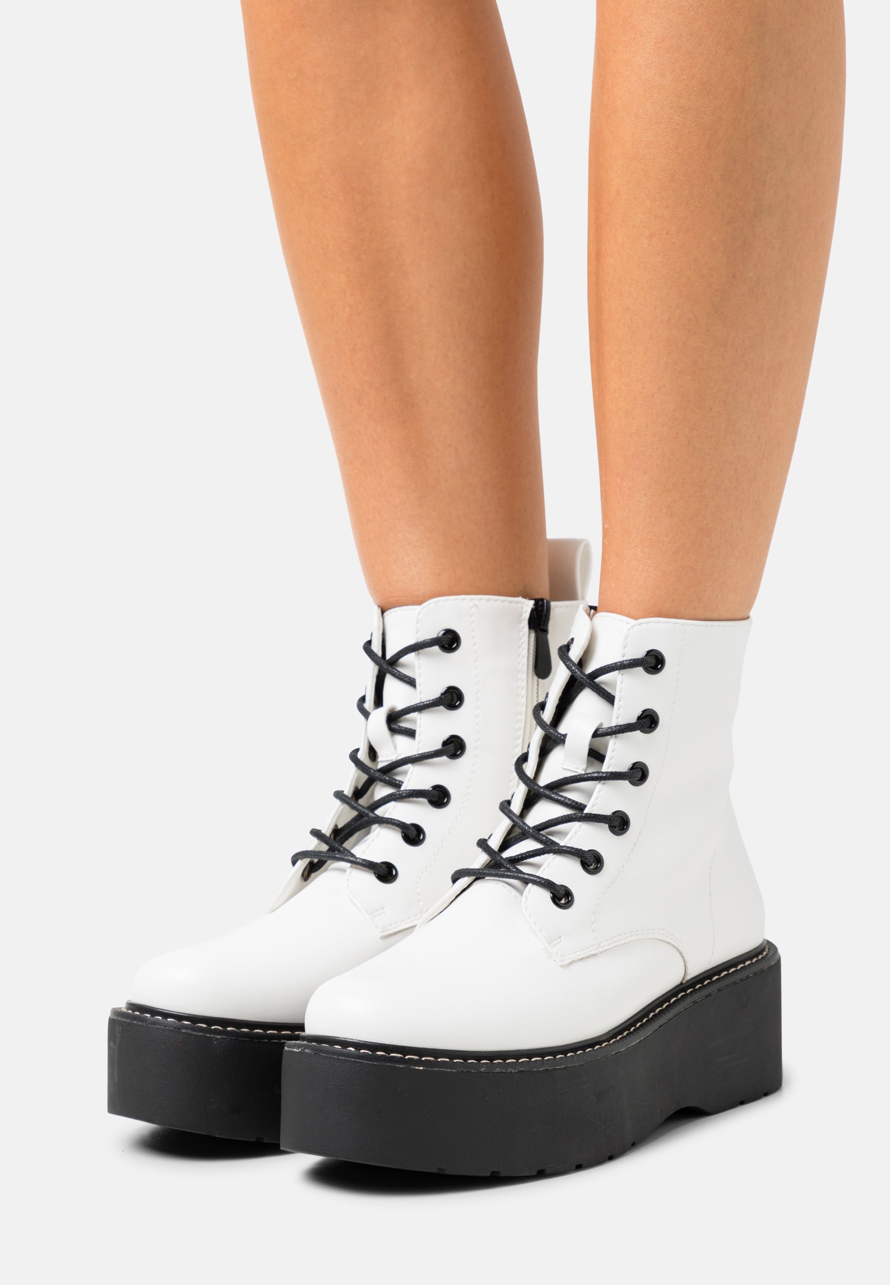 lipstik platform boots