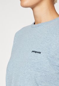 Patagonia LOGO RESPONSIBILI-TEE - Pikkade varrukatega topp - thermal blue