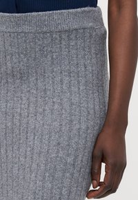 ONLY Tall ONLJEANETT LIFE LONG SKIRT  - Maxiskjørt - medium grey melange
