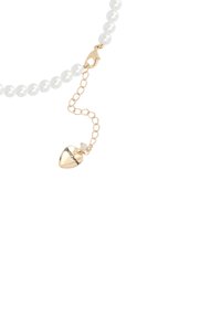 Collana di perle con chiusura in oro a forma di aragosta e catena regolabile con un charm a forma di cuore in oro inciso con "miglior amico."