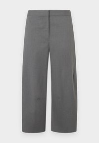 Γκρι ραμμένο παντελόνι με ευθεία, φαρδιά γραμμή. Λείο ύφασμα, ελάχιστες ραφές και χωρίς ορατές τσέπες ή διακοσμητικά στοιχεία.