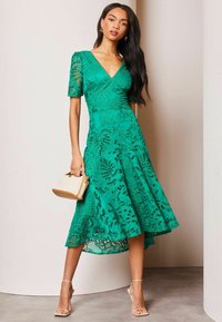 Lipsy BRODERIE SHORTS SLEEVE V NECK MIDI - Dnevna haljina - green