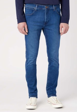 Wrangler LARSTON - Vaqueros slim fit - blau