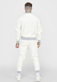 SIKSILK Sudadera - off-white