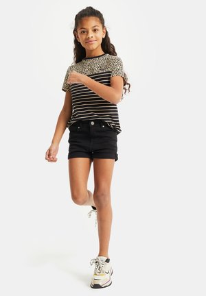 T-shirt print - multi-coloured