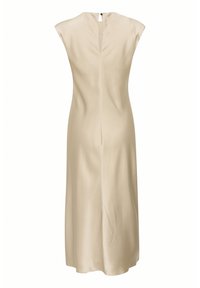 Abito senza maniche beige realizzato in tessuto setoso, con scollatura a V sulla schiena, una cucitura centrale e uno spacco laterale per facilitare il movimento.