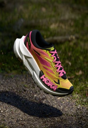 MAFATE X - Chaussures de running - neon citrus/neon rose