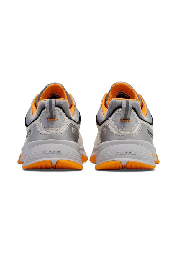 REACH CORE - Training shoe2