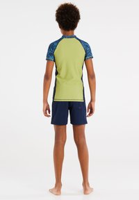 Protest PRTAHOY JR - Surfshirt - algaegreen