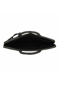 Bolso de cuero negro con cierre de cremallera, que cuenta con dos asas y un interior espacioso. El forro es oscuro, lo que resalta la profundidad del bolso.