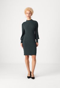 ONLY Petite ONLKATIA DRESS - Vestido de malha - june bug
