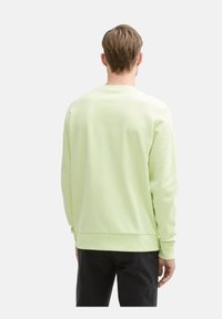 TOM TAILOR LOGO-BADGE - Sweatshirt - lime cream green