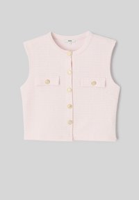 Veste courte sans manches rose pâle texturée avec encolure ronde, boutons dorés à l'avant et deux poches poitrine à rabat avec boutons dorés.
