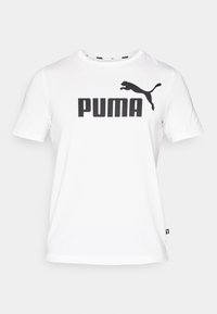 Camiseta blanca de algodón con el logo negro de "PUMA" y la silueta de un puma en el pecho. Mangas cortas y escote redondo. Textura suave.