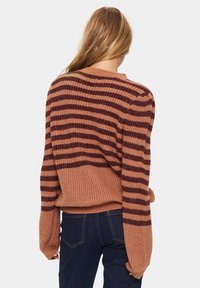 Saint Tropez Pullover - mottled dark brown