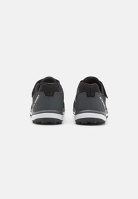Adidas Terrex TERREX AGRAVIC FLOW UNISEX - Metsajooksu tossud - core black/grey six/impact orange