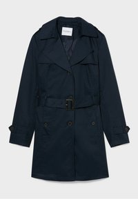 Marineblauwe trenchcoat van waterdicht materiaal, voorzien van een ceintuur in de taille, schouderepauletten en dubbele zakken met knopen. Klassiek reversontwerp.