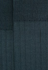Reiss FELA - Zoknik - airforce blue