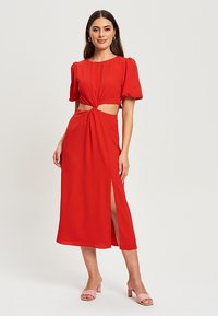 SÁVEL BRIELLA MIDI - Dienas kleita - red
