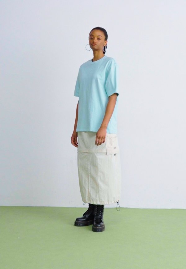 TEE - Basic T-shirt - semi flash aqua2