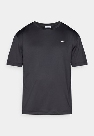 Must lühikeste varrukatega t-särk, mis on valmistatud siledast, kergest kangast ning millel on rinnal väike valge logo ja ümara kujuga kaelus.