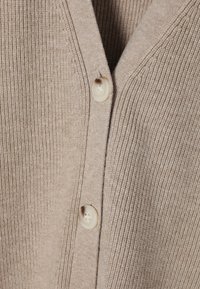 Thumbnail Image 6