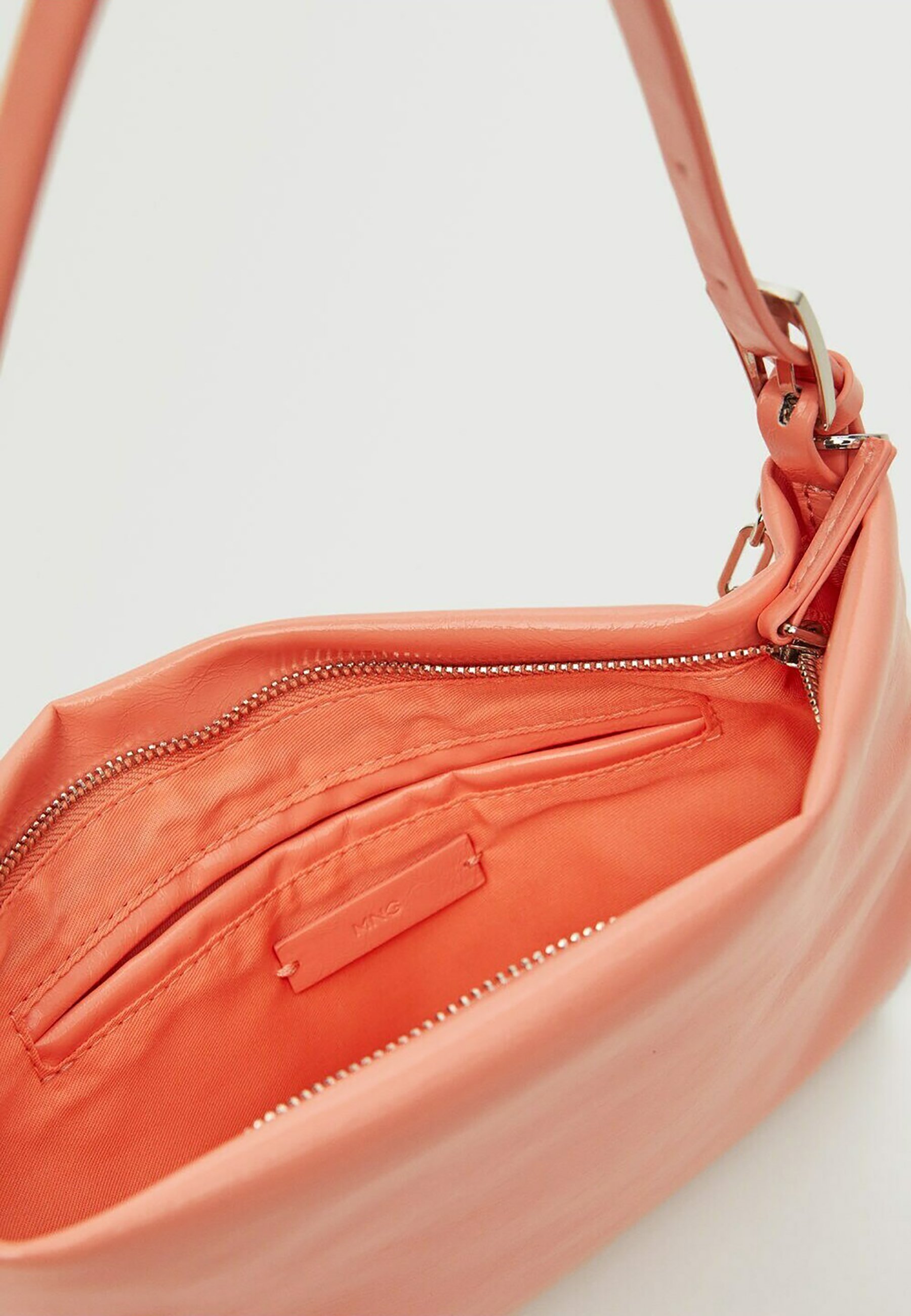 Clutch arancione Coccinelle Prezzo e dimensione modello originale