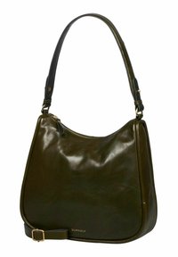 Bolso de hombro de cuero verde oscuro con una textura suave, forma curva y cremallera en tono dorado. Cuenta con una correa ajustable única y un detalle de logo.