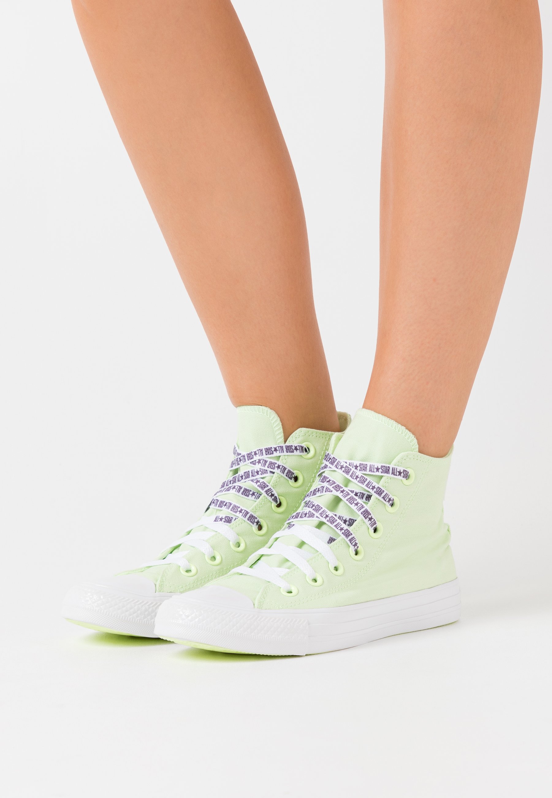 converse semelle compensée