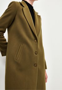 adL Abrigo clásico - olive