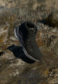 Ausgewählt, schwarz/grau