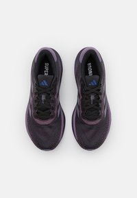 adidas Performance SUPERNOVA STRIDE - Zapatillas running asfalto - core black/shadow violet/lucid blue