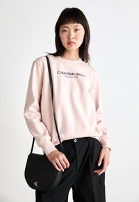 Calvin Klein Jeans INSTITUTIONAL GRAPHIC - Melegítőfelső - peach whip