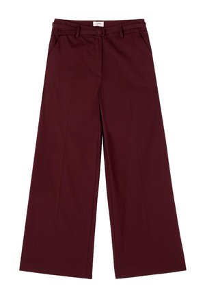 Pantalones de pierna ancha burdeos con trabillas, bolsillos delanteros y un cinturón del mismo tejido con una hebilla cuadrada.