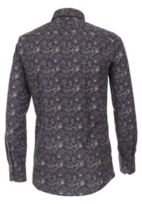 Koszula z długim rękawem o ciemnoniebieskim tle, z wzorem paisley w odcieniach beżu, brązu i niebieskiego. Klasyczny kołnierzyk i mankiety zapinane na guziki.