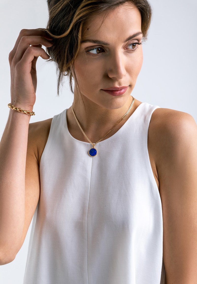Damen Halsketten | LOLA FINE CURB MIT LAPISLAZULI HALBEDELSTEIN Halskette gold/goldfarben - VK58211 Damen Halsketten | LOLA FINE CURB MIT LAPISLAZULI HALBEDELSTEIN Halskette gold/goldfarben - VK58211