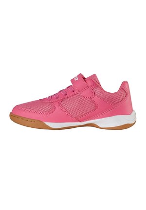 Rosa niedriger Sportschuh mit Mesh-Einsätzen, Schnürung vorne, Riemenverschluss, weißer Zwischensohle und brauner Gummilaufsohle.