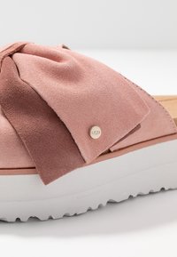 UGG Slip-ins med hög sula - light pink