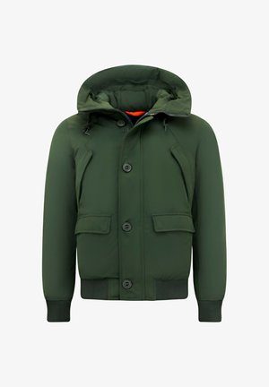 Groene gewatteerde winterjas met capuchon, knoop- en ritssluiting, schuine borstzakken, klepzakken aan de voorkant, en geribde manchetten en zoom.