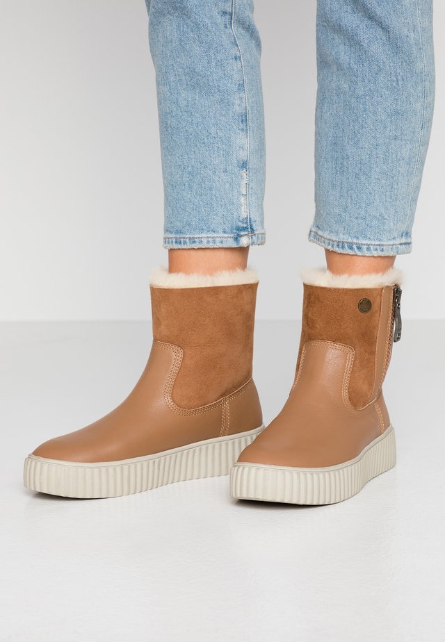 CALINE - Stivaletti con plateau - tan