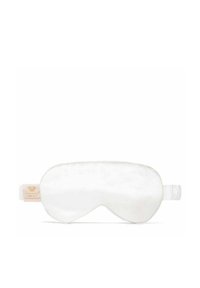 Jedwabna maska do spania w kolorze białym, o gładkiej fakturze i wyprofilowanym kształcie. Posiada regulowany pasek oraz małą metkę z logo po jednej stronie.