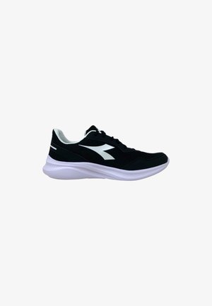 Scarpe sportive nere con accenti bianchi, tomaia in rete, colletto imbottito e suola ammortizzata progettata per il comfort e il supporto.